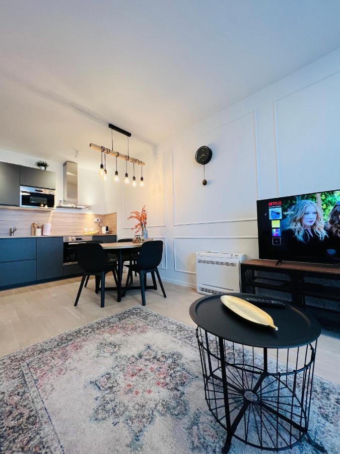 Ljupka - - With Private Free Parking Apartment *